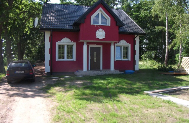 Lake view holiday home for 10 people with free water appliances