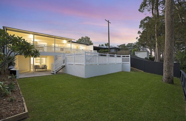 Lake View Luxury in the Vale