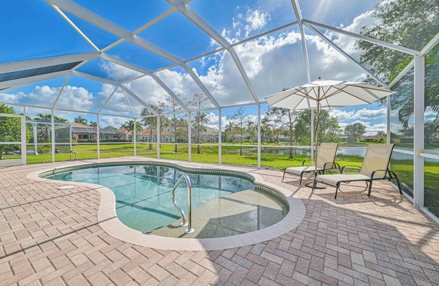Lake Vista: 2 BR, 2 BA in Estero, Sleeps 6