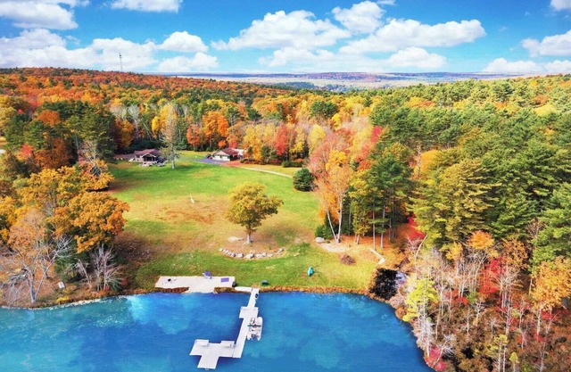 Lakefront | Foliage | HotTub | GameRoom | Firepit