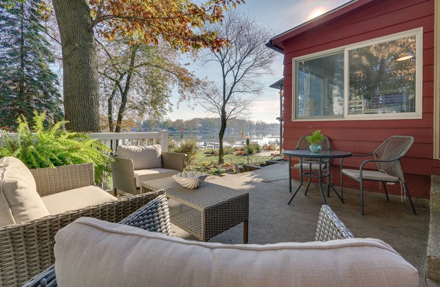 Lakefront Getaway in Leesburg w/Dock + Kayaks!