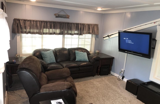 Lakefront Getaway on Private Lake! 30 min from Lees Summit