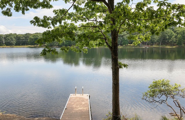 Lakefront, Hot Tub Fishing, Pool, Kayaks, Dock Games, Fireplace