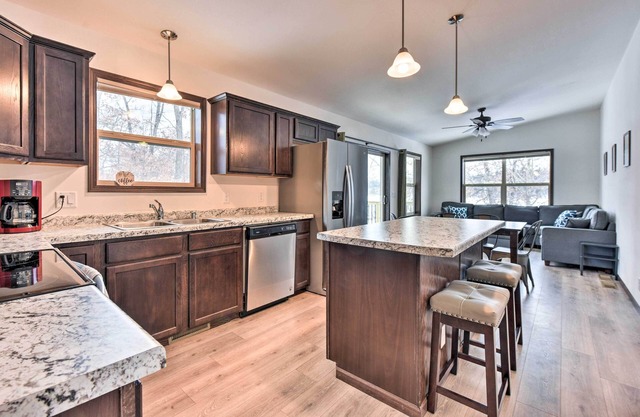 Lakefront House Near UTV Trails: Family Friendly!
