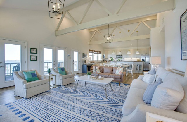 Lakefront NOLA Home w/Hot Tub & Views!