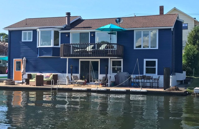 Lakefront Retreat on Findley Lake
