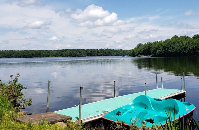 Lakefront Retreat, Renovated, Pet Friendly, Close to All Area Attractions