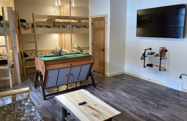 Lakefront Trail Bunkhouse 17B