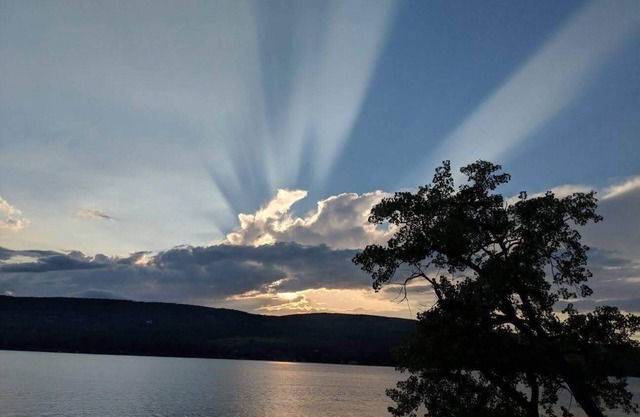 Lakehouse with spectacular views on Canandaigua!