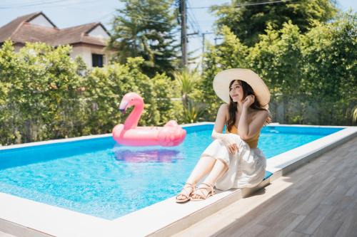LakeLyn Pool Villa 5BR , Free daily housekeeping