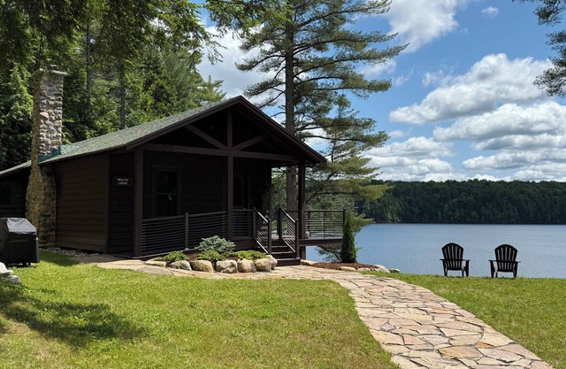 Lakeside Cabin Retreat on Lake Clear