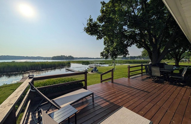 Lakeside Cottage with Kayaks and Dock in Hillsdale