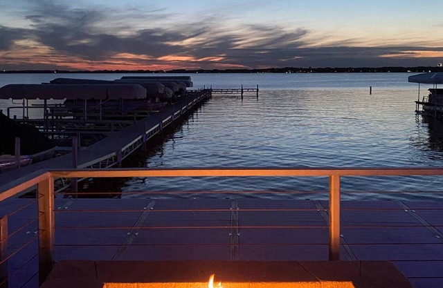 Lakeside Inn