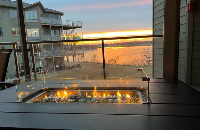 Lakeside Luxury Sunsets Await! Modern Bridges Bay Condo with 6 waterpark passes