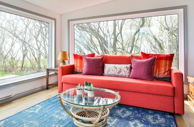 Lakeside PEC: Beautiful Waterfront & Patio