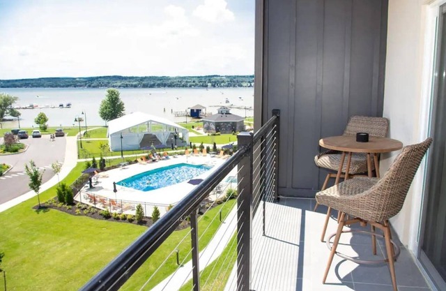 Lakeview Condo | Hot Tub | Pool | Restaurant