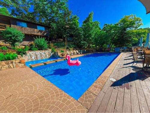 Lakeview Treetop Village77-3bed3bapools-8pp