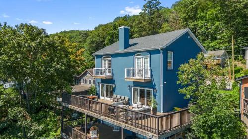 Lakeview Villa, Hot Tub, Firepit, Stunning Cliff Views