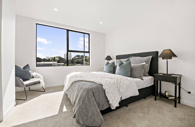 Lakewalk Retreat · Luxe 3BR Home near Lake & Beach