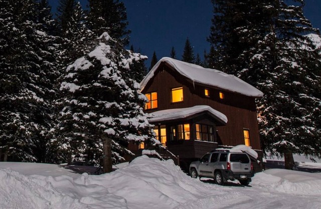 Lamar Valley Cabins are spacious modern-rustic cabins one mile from Yellowstone