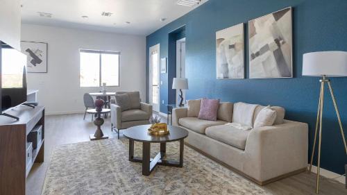 Landing Apartments - Oro Valley
