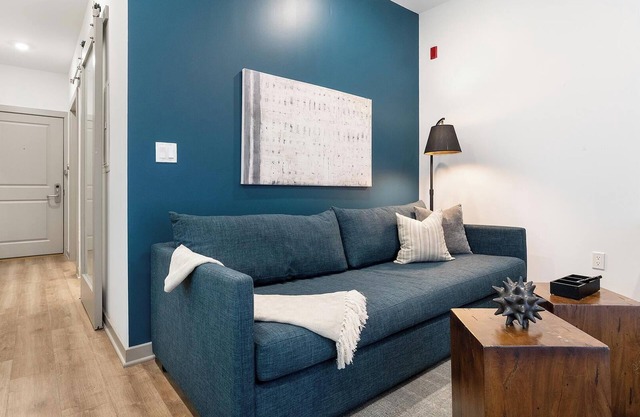 Landing at Commons on Ludlow - 1 Bedroom in Uni.