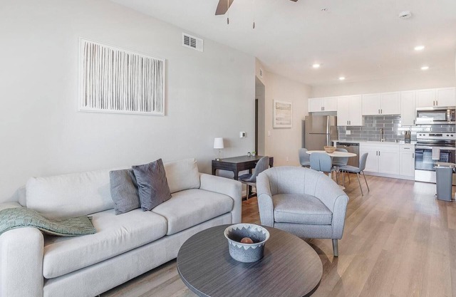Landing at Summit on Boulder - 2 Bedrooms in Va...