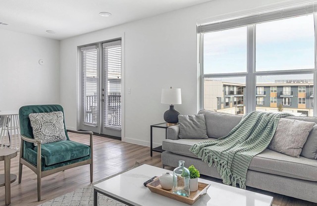 Landing at The Draper - 1 Bedroom in Garland
