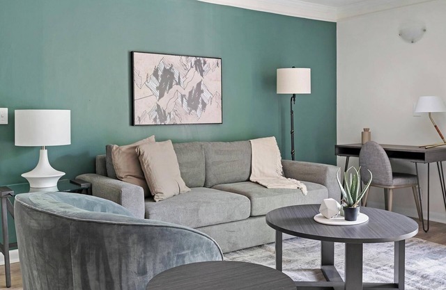 Landing at The Metropolitan - 1 Bedroom in Nash.