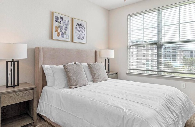 Landing at Vanguard - 1 Bedroom in Newberry