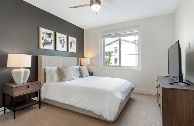 Landing at Vanguard - 2 Bedrooms in Newberry