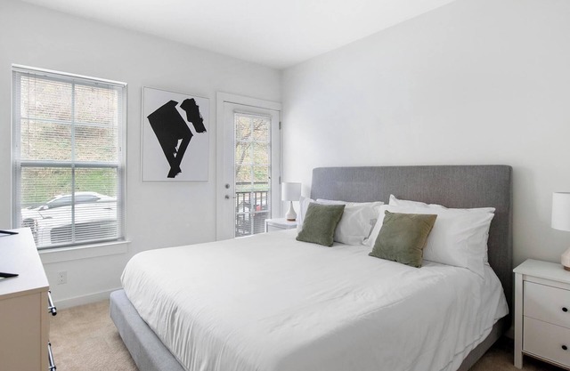Landing at Vida East - 1 Bedroom in Church Hill