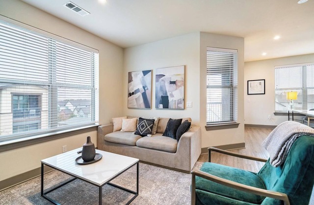Landing | Beautiful 2BD, Gym, Pool