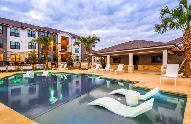 Landing | Beautiful 1BD, Game Room, Gym