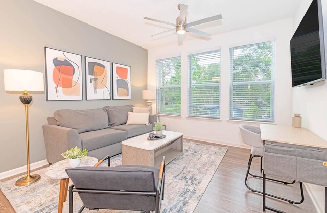Landing | Chic 1BD, Yoga Studio, Gym