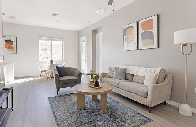 Landing | Chic 2BD, Pool