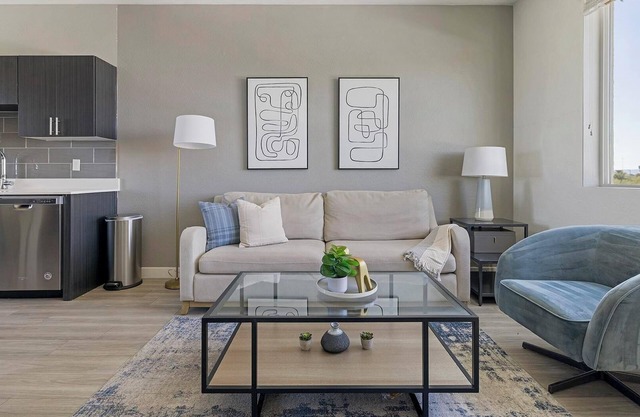 Landing | Chic 2BD, Yoga Studio, Clubhouse