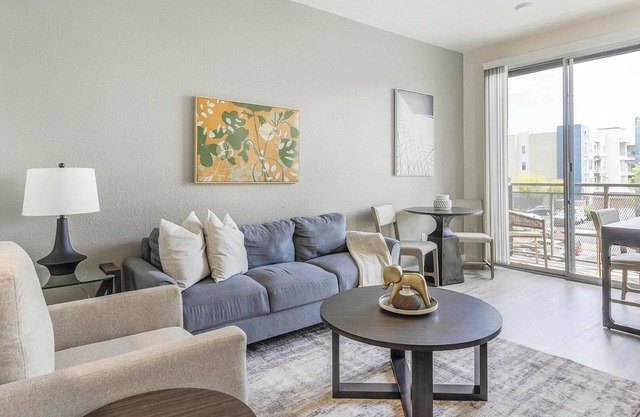 Landing | Incredible 1BD, Rooftop Lounge, Pool