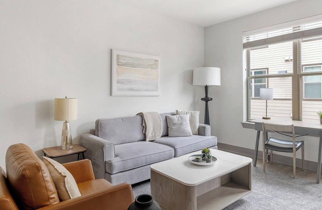 Landing | Modern 2BD, Pool, Gym