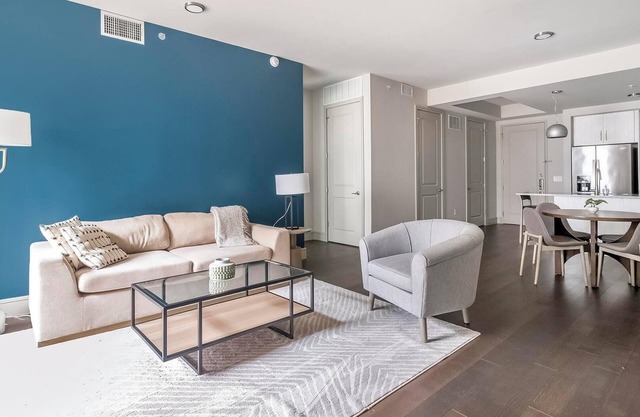 Landing | Modern 2BD, Pool, Gym
