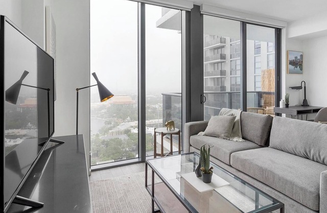 Landing | Modern 1BD, Rooftop Lounge, Pool