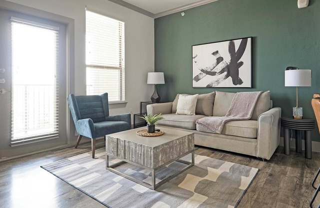 Landing | Stunning 1BD, Pool, Gym