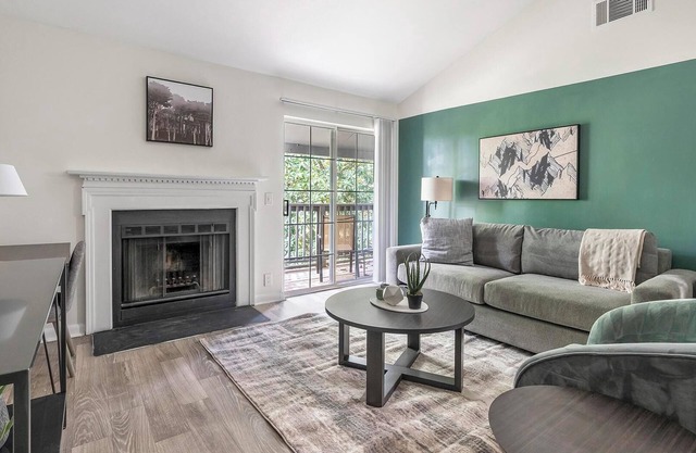 Landing | Stunning 1BD, Pool, Courtyard