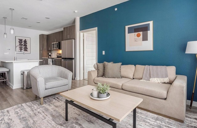 Landing | Stunning 2BD, Gym, Pool
