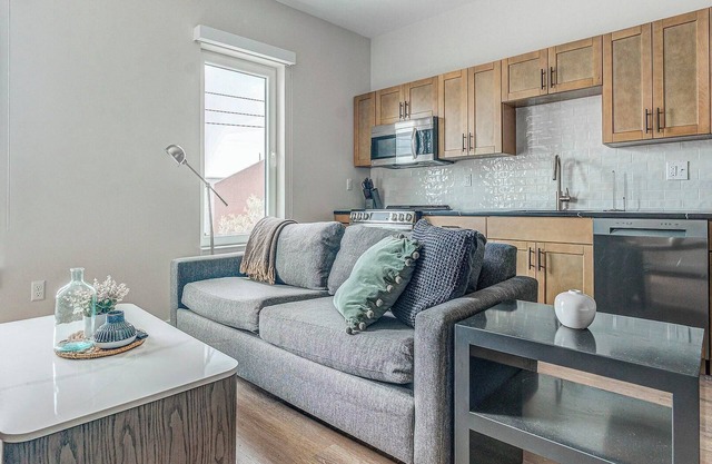 Landing | Stunning Studio, Gym, Rooftop Lounge