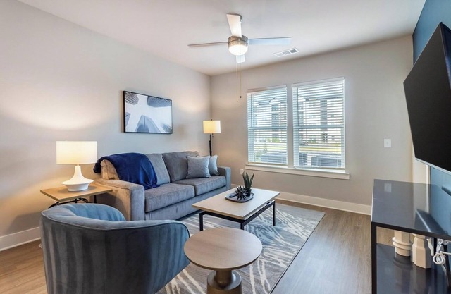 Landing | Stylish 1BD, Gym, Clubhouse