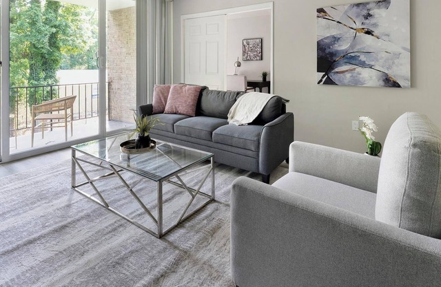 Landing | Stylish 1BD, Pool, Gym