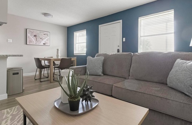 Landing | Stylish 1BD, Pool, Gym