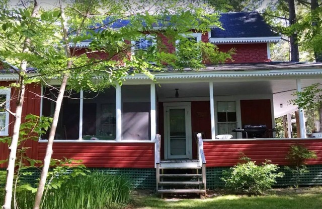 Large 2-Story Cabin w/Canoe/Kayaks on Lake Hebron in Monson, by Moosehead Lake