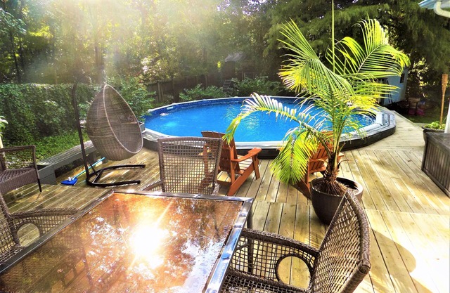 Large 3/4 bedroom Valley View House with Outdoor Space, Pool and Storm Shelter
